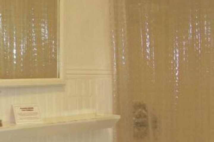 Room 105 of 238