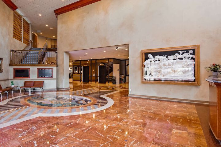The Rushmore Hotel & Suites BW Premier Collection