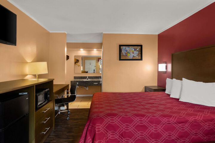Room 31 of 40