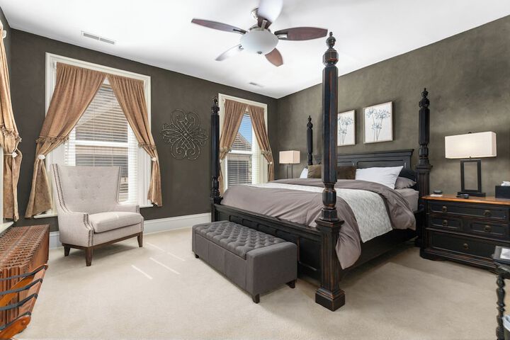 Room 32 of 43