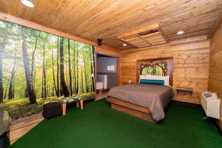 Room 15 of 37