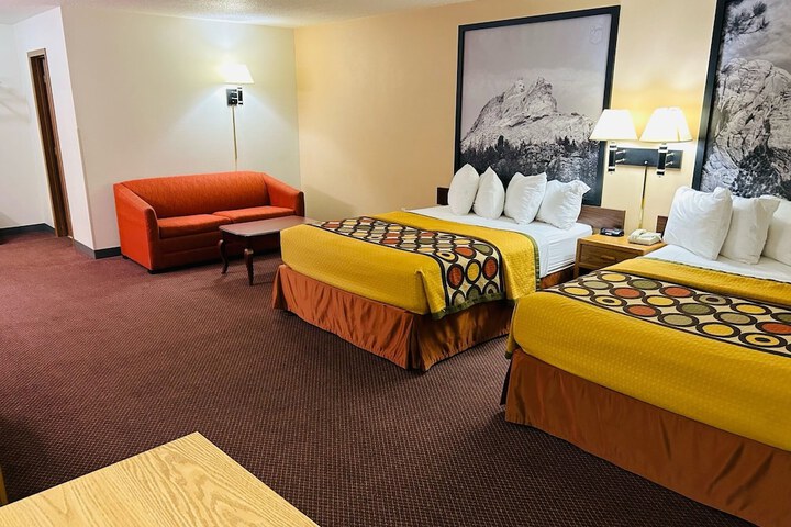 Room 23 of 37