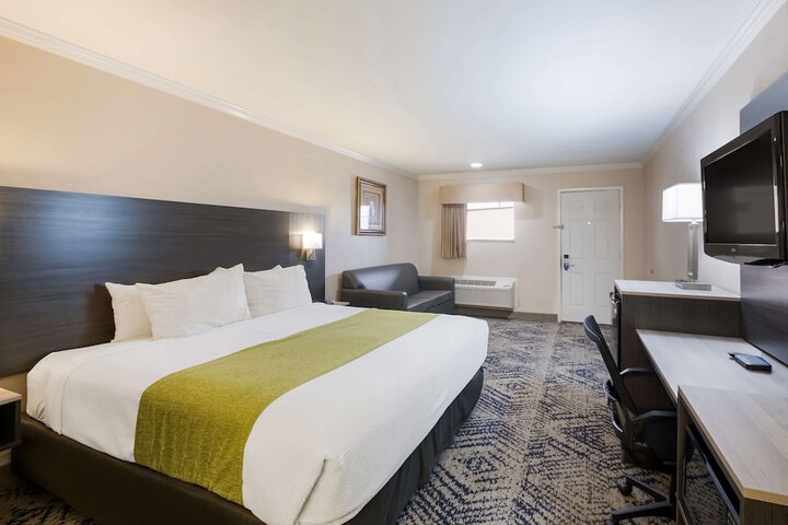 Room 18 of 30