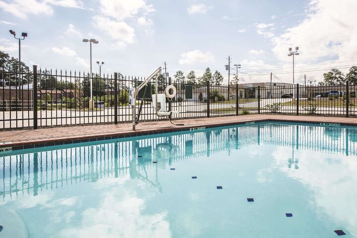 Pool 5 of 29