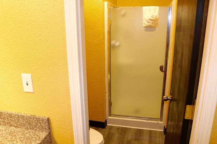 Room 10 of 15