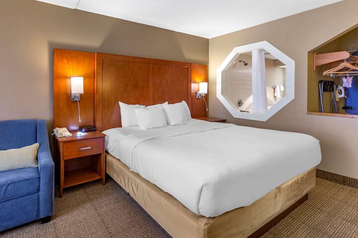 Room 33 of 57
