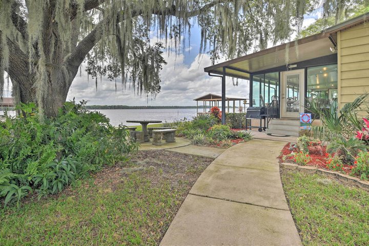 Picturesque Retreat on St. Johns River + Docks