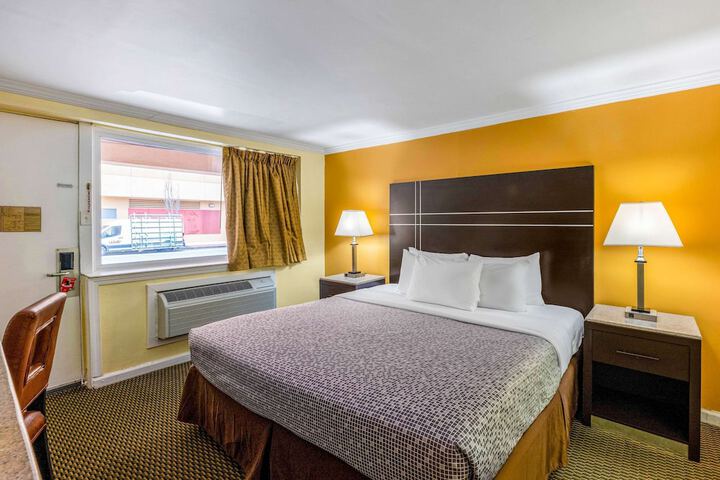 Room 26 of 27