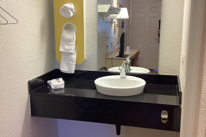 Room 31 of 34