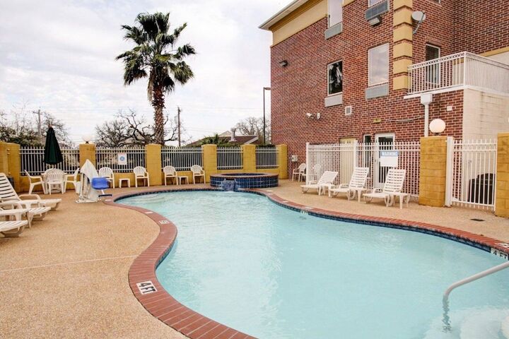 Pool 7 of 45