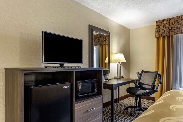 Room 18 of 36