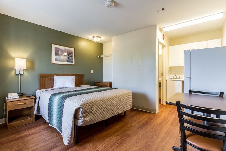 Room 10 of 24