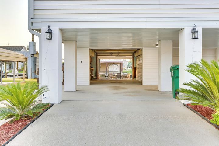 Bayou Bliss: Barataria Waterfront Getaway w / Dock!