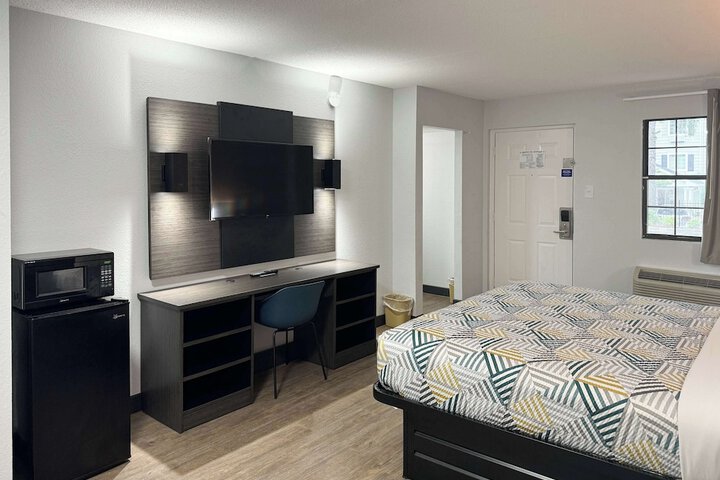 Room 13 of 15
