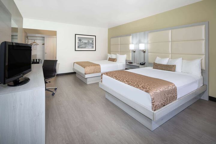 Room 10 of 27