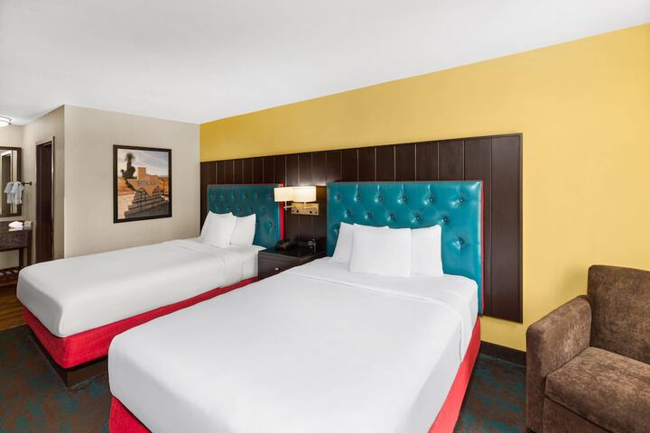 Heritage Inn & Suites San Antonio Airport Trademark Wyndham
