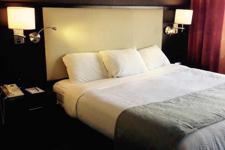 Room 33 of 42