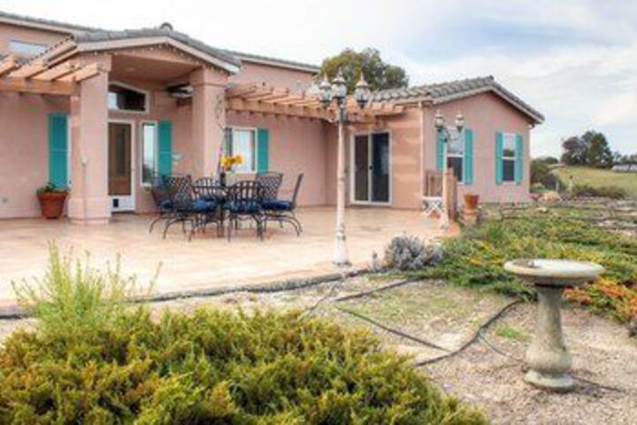 Paso City View 3 Br Home by RedAwning