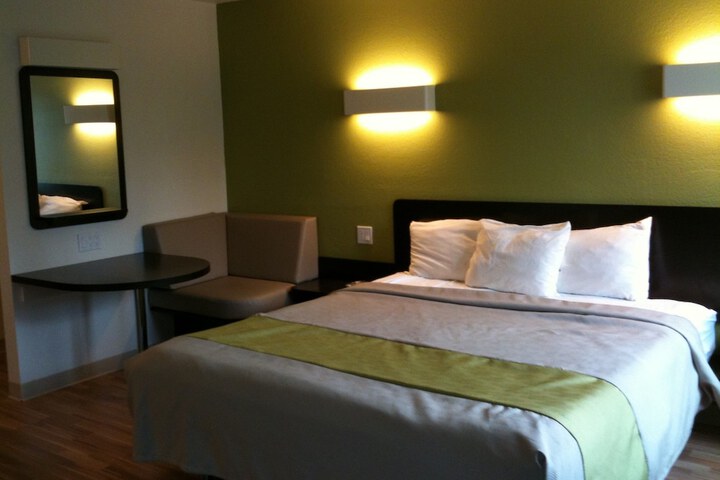 Room 18 of 39