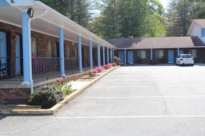 Hotel 5 of 27