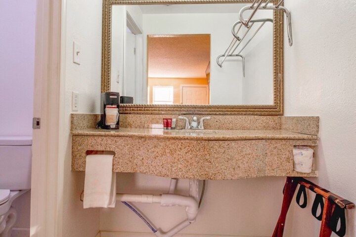 Room 42 of 46