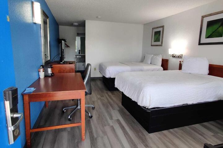Travelodge Suites by Wyndham MacClenny