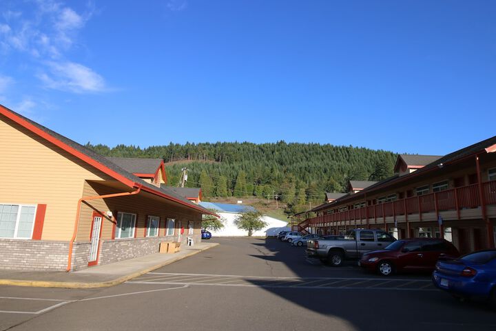 Hotel 4 of 24