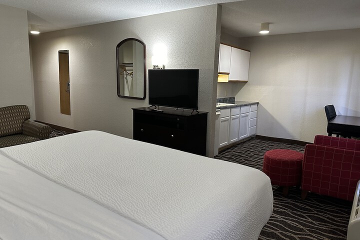 Room 4 of 13