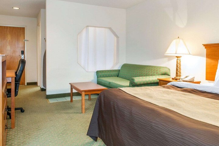 Room 16 of 35