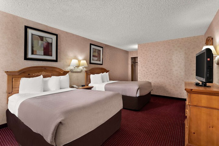 Room 32 of 53