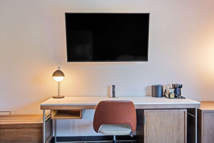 Room 16 of 43