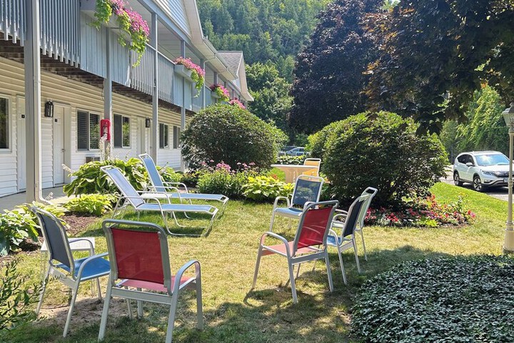 Hotel Exterior 64 of 67