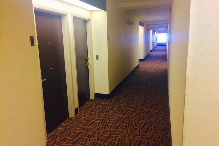 Ballroom/Hall 29 of 32