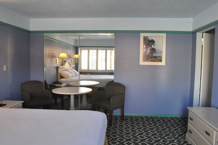 Room 23 of 65
