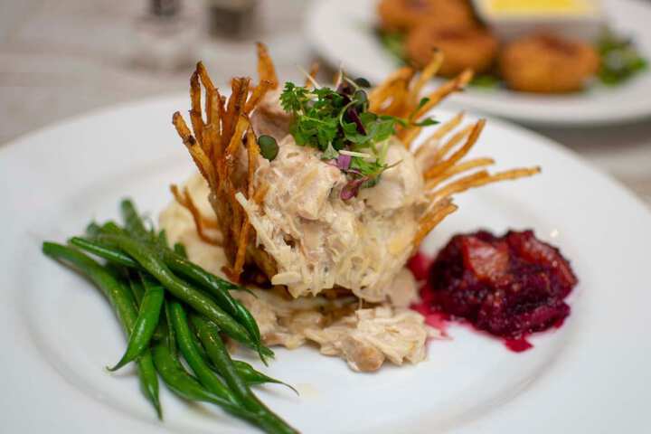 Dining 37 of 46