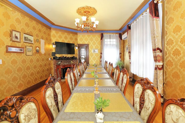 Breakfast/Coffee Service 218 of 252