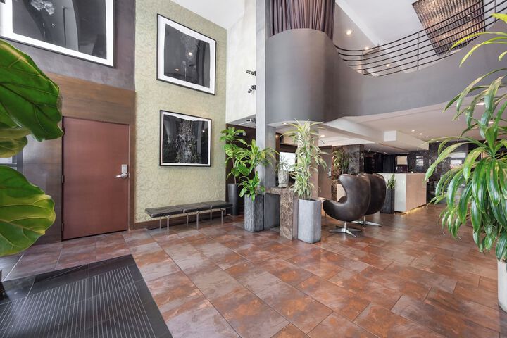 Hotel 9 of 112