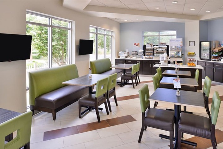 Holiday Inn Express Hotel & Suites Mooresville - Lake Norman by IHG