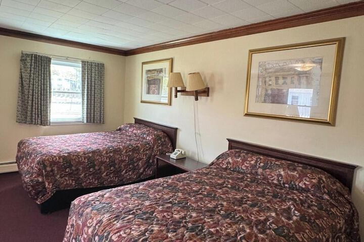Room 25 of 46