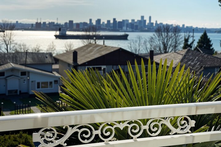 Ocean Breeze B & B