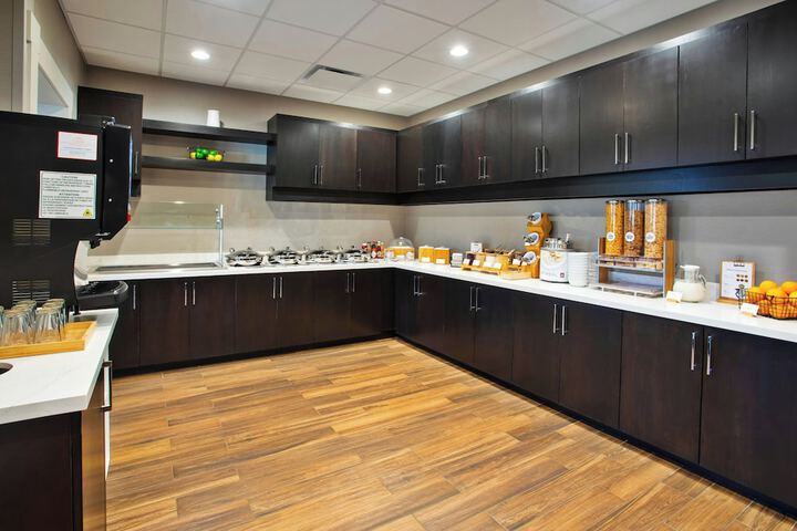 Breakfast/Coffee Service 26 of 29