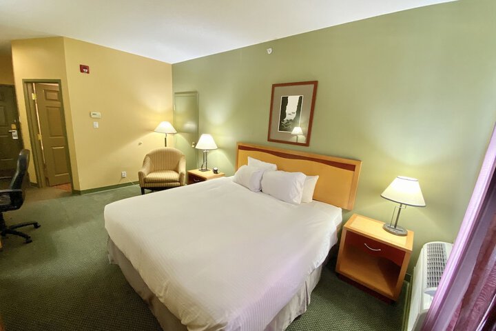 Room 30 of 85