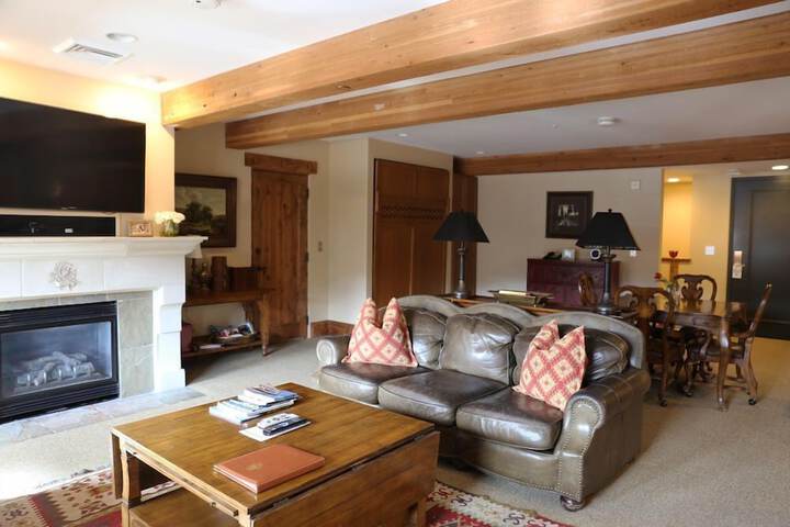 The Chateaux Deer Valley