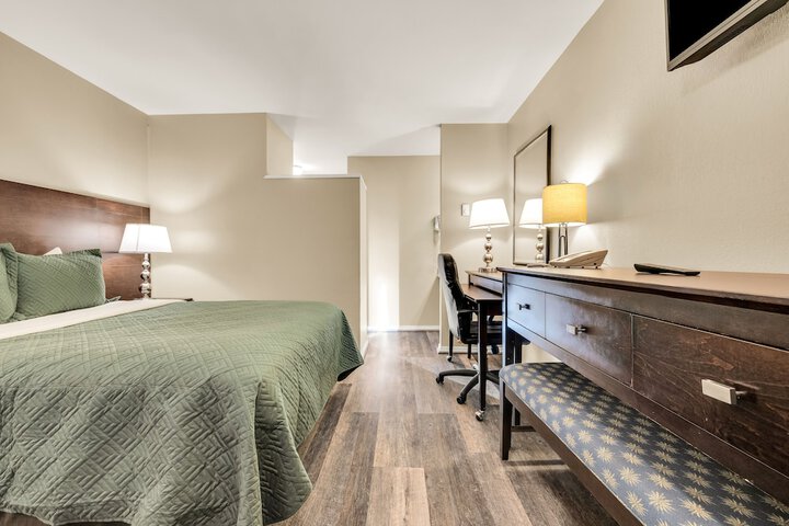 Room 9 of 33