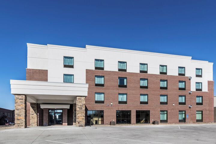 Cobblestone Inn & Suites - Waverly