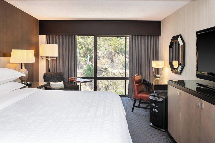 Room 16 of 114