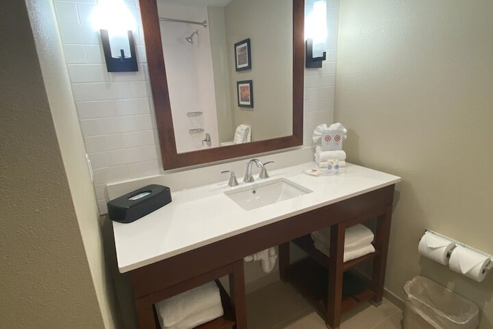 Room 12 of 25