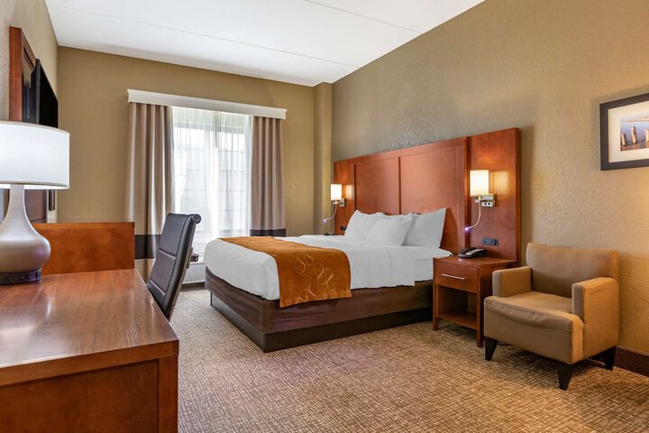 Comfort Suites Grand Rapids South