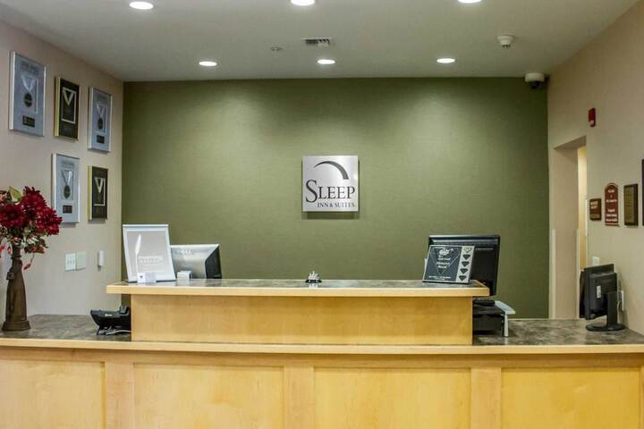 Sleep Inn & Suites Redmond
