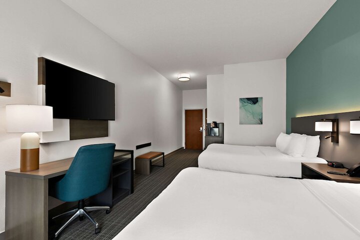 Room 17 of 47